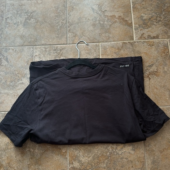 Nike Dri-Fit T-Shirt (Men’s M) - Picture 3 of 4